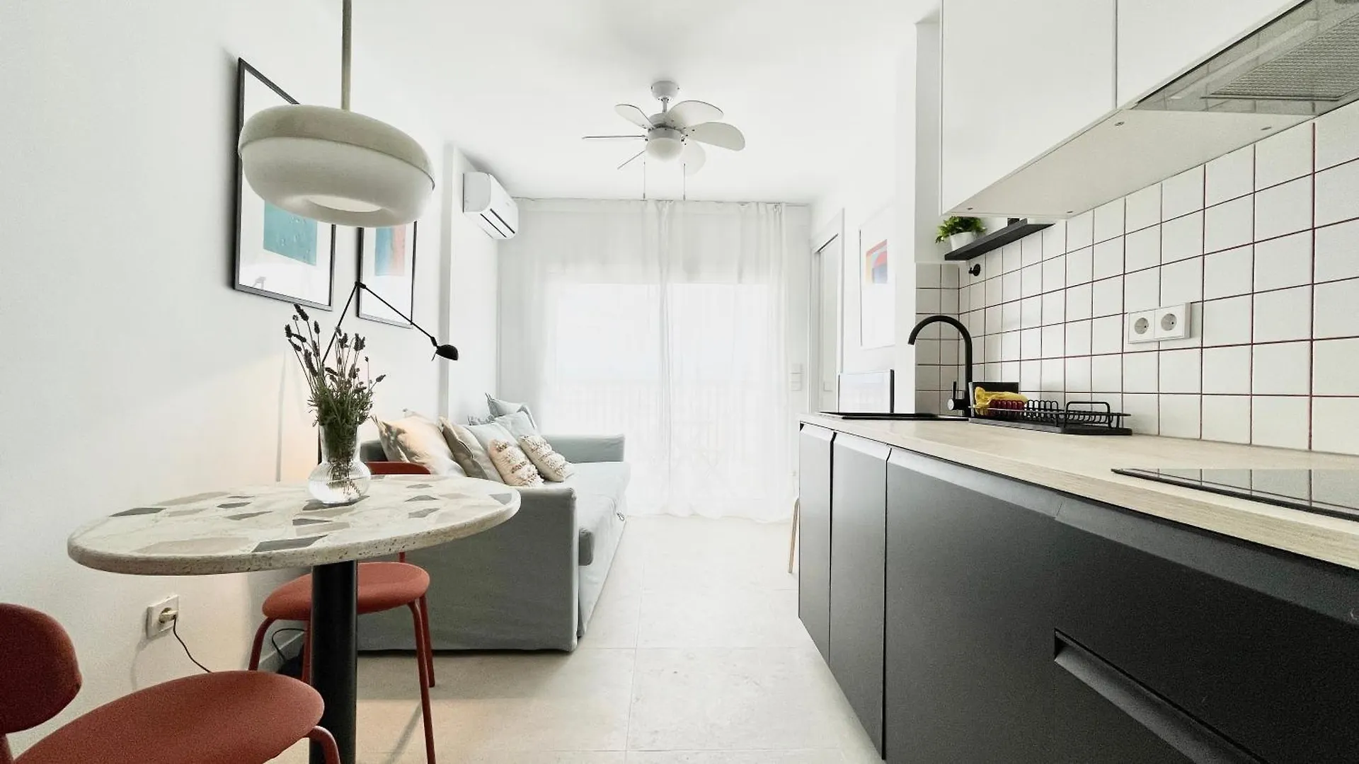 Apartament Estilos I Renovat A Primera Linia, Amb Vistes Privilegiades! Empuriabrava